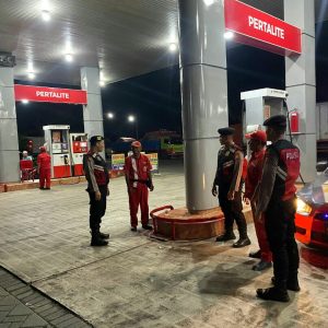 Patroli Polres Probolinggo Himbau SPBU Tidak Curangi Masyarakat
