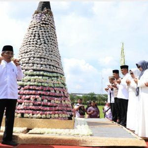 Sebanyak 17 Gunungan Apem Semarakkan Tradisi “Grebeg Apem” Jelang Ramadhan Di Jombang