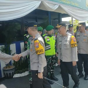 Kapolsek Jetis menerima kunjungan Kapolres Mojokerto Kota dalam rangka Operasi Ketupat Semeru 2024