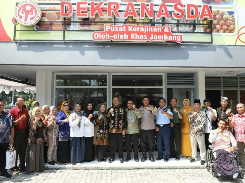 Re Opening Gerai Dekranasda Kabupaten Jombang Oleh Pj Bupati Jombang Sugiat