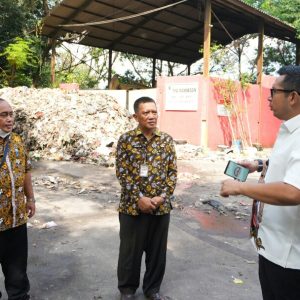 Gercep Atasi Masalah Sampah di TPS Benteng Pancasila, Mas Pj Terjunkan 4 Alat Berat dan Mesin Pengeruk