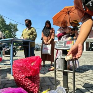 Harga Bawang Merah Melejit, Pemkot Mojokerto Gelar Operasi Pasar
