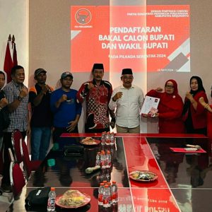 H.Agus siswahyudi SE , SH Daftar Cawabub ke DPC PDIP Kabupaten Mojokerto