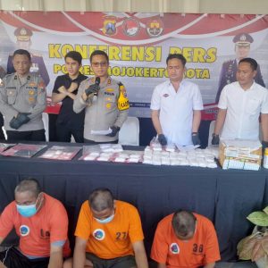 Polres Mojokerto Kota berhasil menangkap 3 Pengedar Narkoba Jenis Sabu