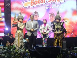 Idul Adha Kota Mojokerto Meriah Lewat Festival Bakar Sate, Mas Pj: Ribuan Warga Ramaikan dengan Lomba Kostum