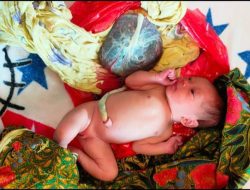Penemuan Bayi Dalam Kantong Plastik Gegerkan Warga Sumenep