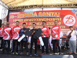 Sambut Hari Bhayangkara Ke-78, Polres Mojokerto Kota ajak ratusan Masyarakat Dan TNI Sepeda Santai 15 KM