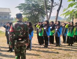 MPLS SMK Pesantren Terpadu Darut Taqwa, Babinsa Koramil 0815/14 Dlanggu Ajarkan Wasbang