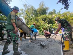 Rabat Beton Jalan Lingkungan, Satgas TMMD Bersama Masyarakat Maksimalkan Pengecoran