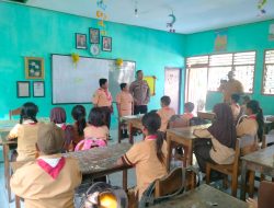 Stop Bullying, Bhabinkamtibmas Polsek Jetis Gelar Sosialisasi Kepada Pelajar SD