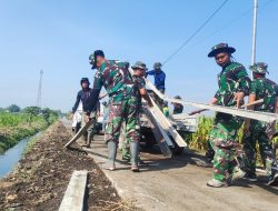 Karya Bakti Di Lokasi Sasaran Fisik TMMD Ke- 121 Mojokerto, Kades Bandung Berikan Apresiasi