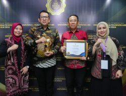 Pemkot Mojokerto Raih Penghargaan UHC Kategori Utama, Mas Pj: Kesehatan dan Pendidikan Jadi Clarity Of Vision Kami untuk Songsong Indonesia Emas 2045
