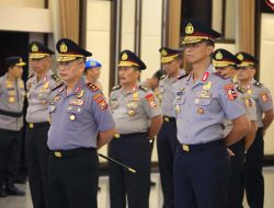 Kapolri Pimpin Kenaikan Pangkat 16 Pati Polri