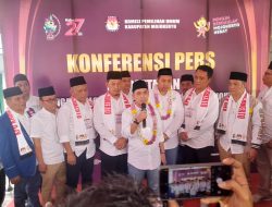 Pasangan Mubarok Daftar Ke KPU Mojokerto Di iringi Partai Pengusung