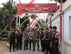 Dalam Tahap Pendaftaran Paslon Bupati dan Wakil Bupati Kudus Pengamanan di Kantor KPU Kabupaten Kudus Diperkuat Oleh TNI-Polri