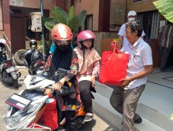 Pemkot Mojokerto Salurkan Bantuan Sembako dan Alat Bantu Jalan kepada Difabel Kurang Mampu