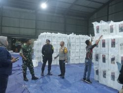 Dandim 0815/Mojokerto Bersama Kapolres Pantau Proses Pengembalian Logistik di KPU