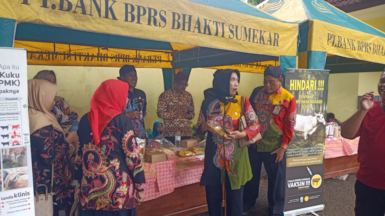 Beberapa Kepala Pimpinan OPD saat menikmati hasil olahan dari sektor pertanian