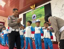 Tingkatkan Kesadaran Lalu Lintas Sejak Dini, Polres Mojokerto Kota Ajak Anak Kenali Tugas Polisi