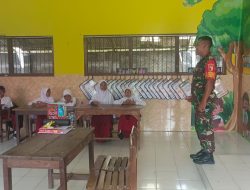 Babinsa Pos Ramil Mojoanyar Kenalkan Metode Gasing Pembelajaran Matematika di SDN Sumberjati I