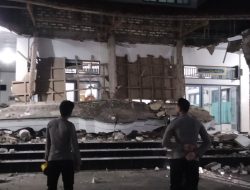 Diduga Karena Faktor Usia, Teras Masjid Baiturrahman di Raas Ambruk