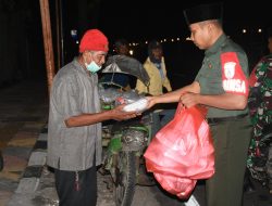 Sahur On The Road, Kodim 0815/Mojokerto Bagikan 100 Paket Makanan