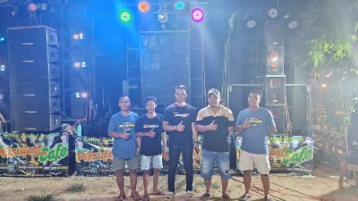 Owner Presiden Caffe, A Rofiq bersama jajarannya pada parade malam kemenangan Gema Takbir Trio Sound system Ternama