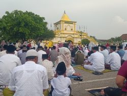 Tepat Pukul 06.00 WIB, Sholat Idul Fitri 1446 H Digelar di Masjid Agung Sumenep Diikuti Ribuan Jama’ah