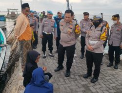 Pastikan Keamanan dan Kenyamanan Pemudik, Kapolres Sumenep Tinjau Langsung Arus Mudik di Pelabuhan Cangkarman