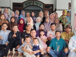 Keluarga Besar Guru SDN Suko dan SDN Masangan Wetan Sukodono Sidoarjo Gelar Open House Idul Fitri