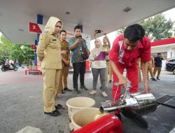 Lindungi Konsumen, Wali Kota Mojokerto Pastikan Keakuratan Timbangan di SPBU dan Toko Emas