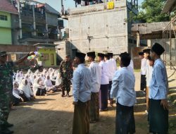 Babinsa Koramil 0815/15 Jatirejo Tanamkan Nilai Kedisiplinan dan Wasbang di Sekolah