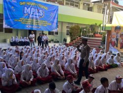 Operasi Patuh Semeru 2025, Polres Mojokerto Edukasi Pelajar Tertib Lalin dan Berbagi Helm Gratis