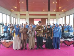 Kolaborasi Pentahelix, Ning Ita Dorong Mahasiswa KKN Berinovasi Atasi Kesehatan Lingkungan