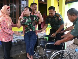 Dandim 0815/Mojokerto Salurkan Kursi Roda Lewat Program Sedekah Prajurit