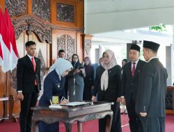 Pelantikan Perdana, Wali Kota Mojokerto Mutasi 7 Kepala OPD dan Lantik 4 Pejabat Fungsional