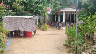 Kediaman duka almarhum Mualam, Poreh Kecamatan Lenteng yang tersambar petir