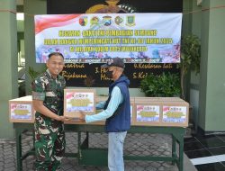 Hadirkan Senyum Puluhan Tukang Becak, Kodim 0815/Mojokerto Tebar Berkah Sedekah Prajurit
