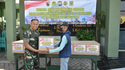 Hadirkan Senyum Puluhan Tukang Becak, Kodim 0815/Mojokerto Tebar Berkah Sedekah Prajurit