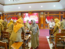 Wali Kota Mojokerto Serahkan SK Kenaikan Pangkat bagi 56 Pegawai, Dorong Kinerja dan Loyalitas ASN
