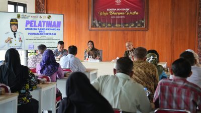 Buka Pelatihan Analisa Rasio Keuangan Bagi Pengawas Koperasi, Ning Ita Tegaskan Profesionalitas dan Tanggungjawab