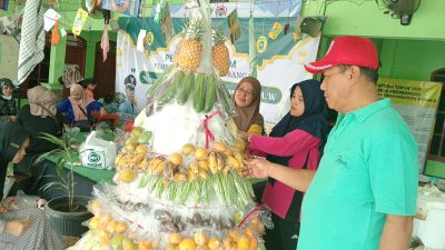 Peserta Pengajian Dalam Rangka Maulid Nabi Membludak Semangat dan Khusuk.