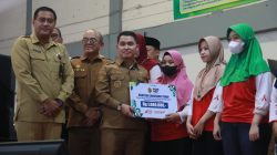 Gus Bupati Mojokerto Serahkan Dana Bagi Hasil Cukai Tembakau Untuk 1.188 Warga.