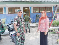 Satgas TMMD ke-126 Kodim 0815/Mojokerto Bersama Warga Rehab Atap SDN Sumbertanggul 2, Wujud Nyata Kepedulian untuk Dunia Pendidikan