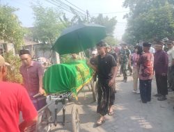 Kabar Duka di Tengah TMMD, Prajurit TNI Sigap Iringi Pemakaman Warga Sumbertanggul