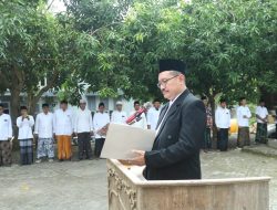 Wakil Rektor Universitas Modern Al Rifa’ie Indonesia (UMAIN) Malang Jadi Inspektur Upacara Hari Santri 2025 di SMAS Islam Assirojiyah Sampang
