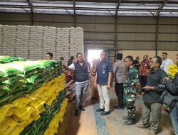 Gelar Sidak Pasar dan Gudang Bulog Jelang Nataru 2026, Kodim 0815/Mojokerto Dukung Pemda Jaga Stabilitas Harga dan Stok Bahan Pokok